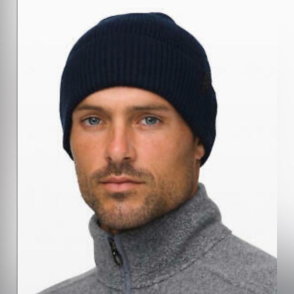 LULULEMON 
Cold Pursuit Knit Beanie - Picture 1 of 5